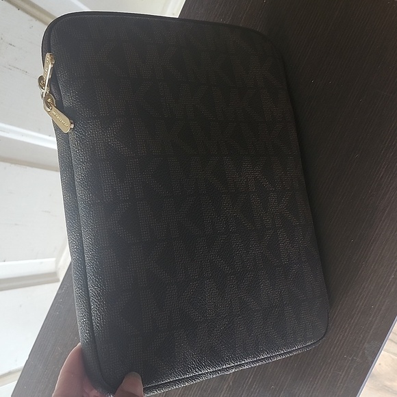 Michael Kors Dark Brown Messenger Bag - Picture 4 of 13